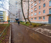 2-комн, 45кв м, этаж 1/9 улица Бирюзова, 4