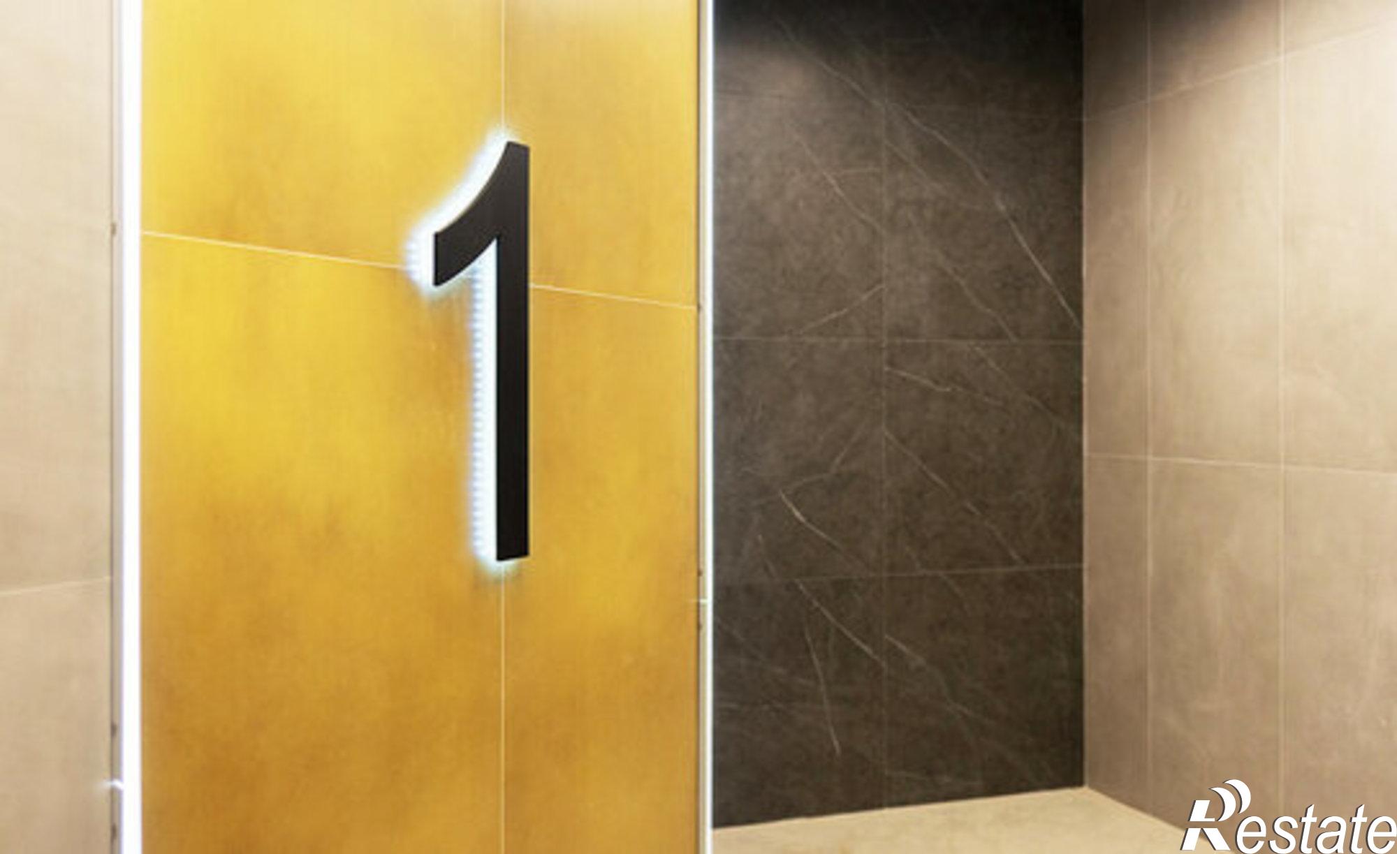 Купить квартиру за 9 105 060 рублей на улица Земнухова, 1