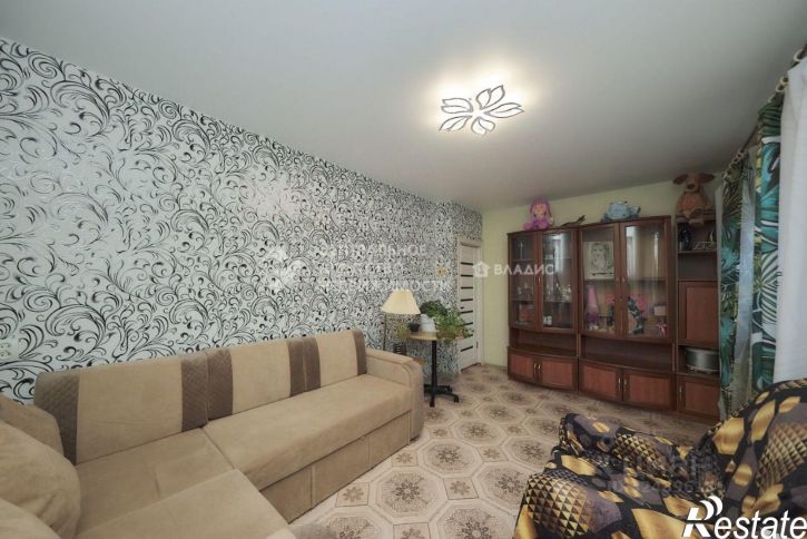 2-комн квартира улица Есенина, 13А,  д. 13А