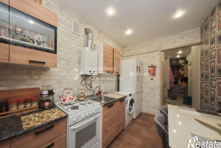 2-комн квартира улица Есенина, 13А,  д. 13А