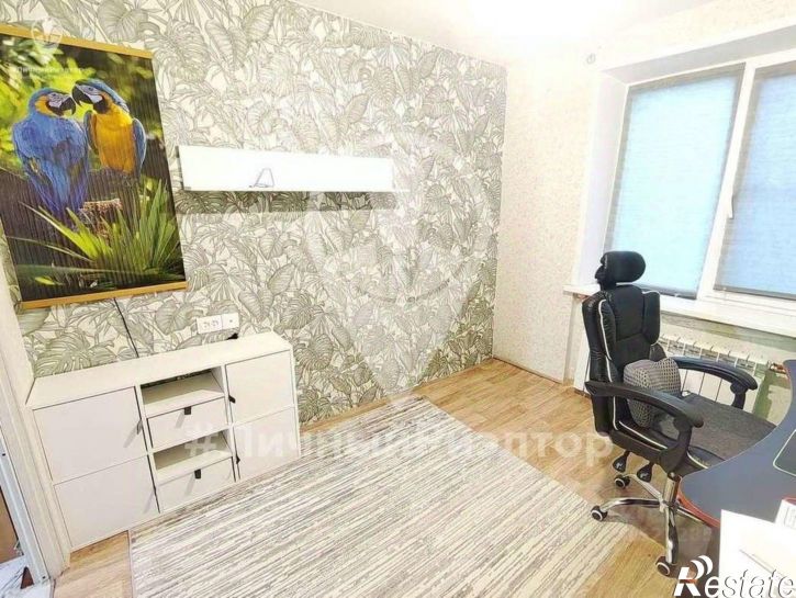 4-комн квартира улица Крупской, 3 к2,  д. 3 к2