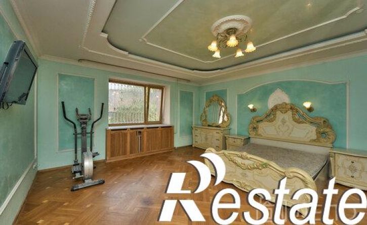 6-комн квартира улица Есенина, 45 к1,  д. 45 к1